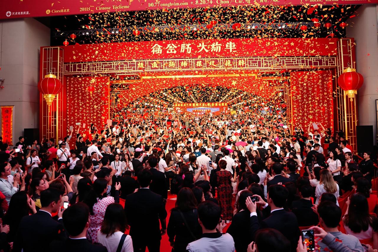 男男视频《星辰大海》票房突破30亿，创华语科幻新纪录